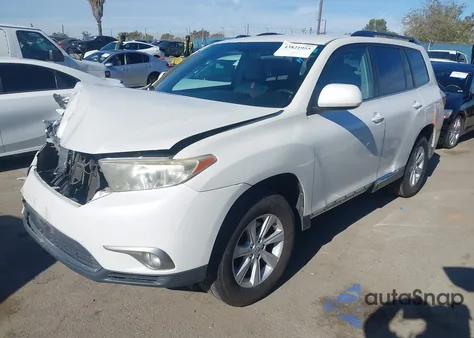2013 Toyota Highlander Base Plus z USA, uszkodzony, nr VIN 5TDZA3EH8DS039894